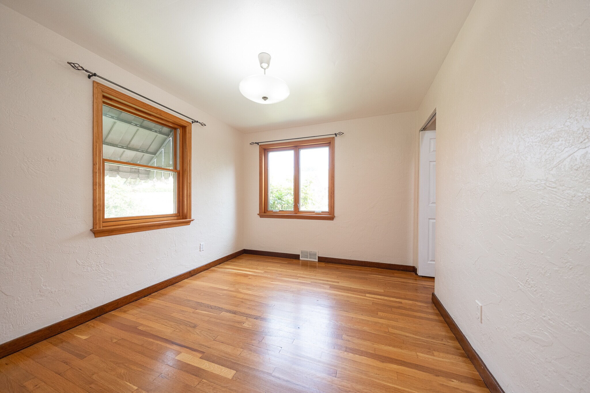 Building Photo - 445 Jenne Dr