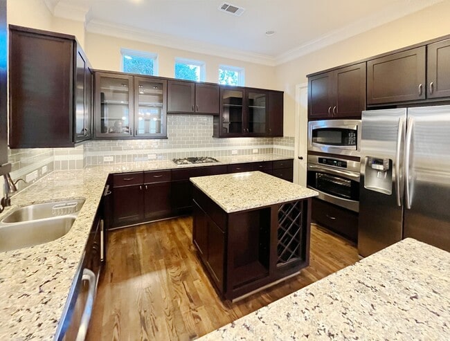 Building Photo - 5207 Gibson St