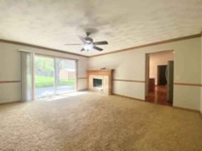 Building Photo - 5 bed / 3.5 bath Ranch House
