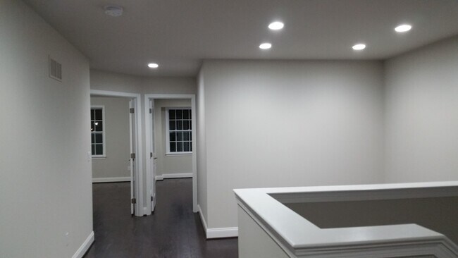 Building Photo - 42837 Cardinal Way