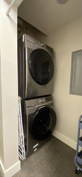 In-unit Washer/Dryer - 221 E Mountain Ave