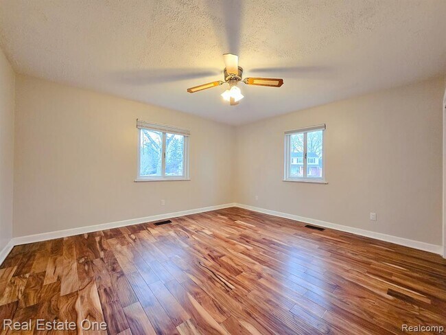 Building Photo - 2287 Strader Dr