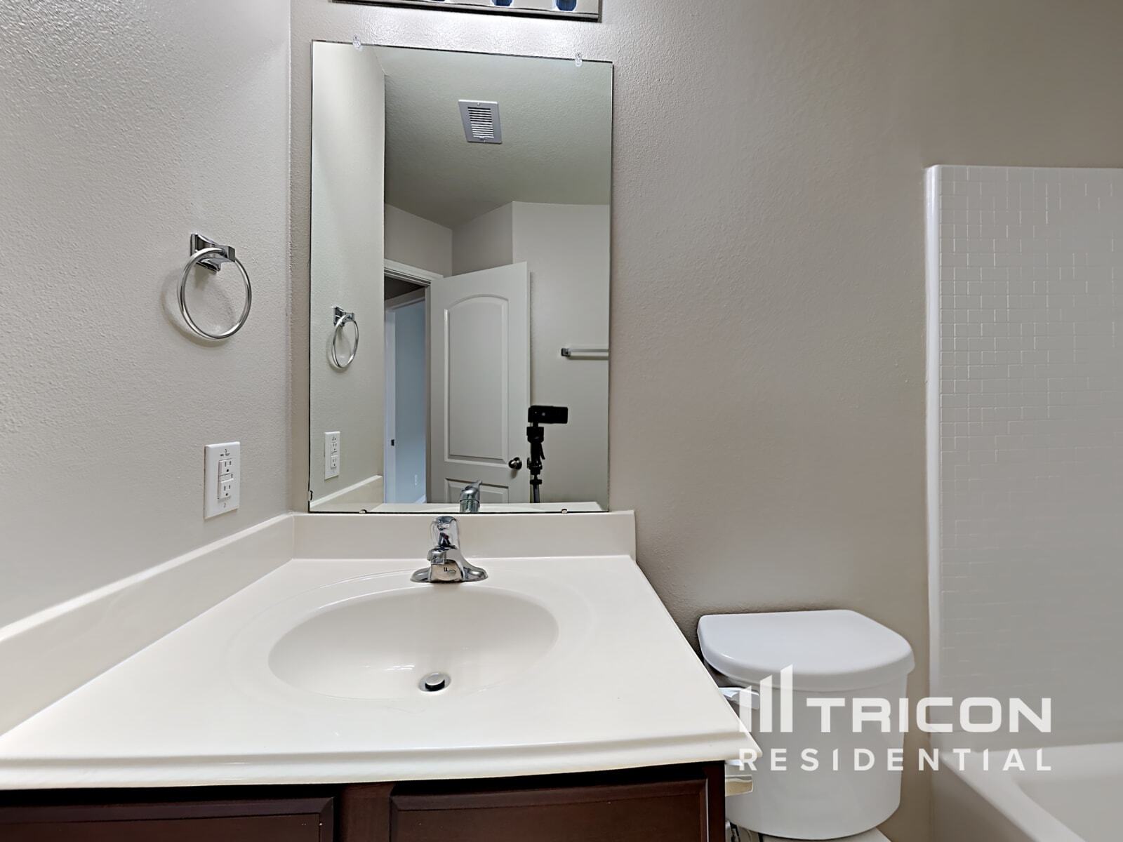 Building Photo - 22715 Bauer Sky Dr