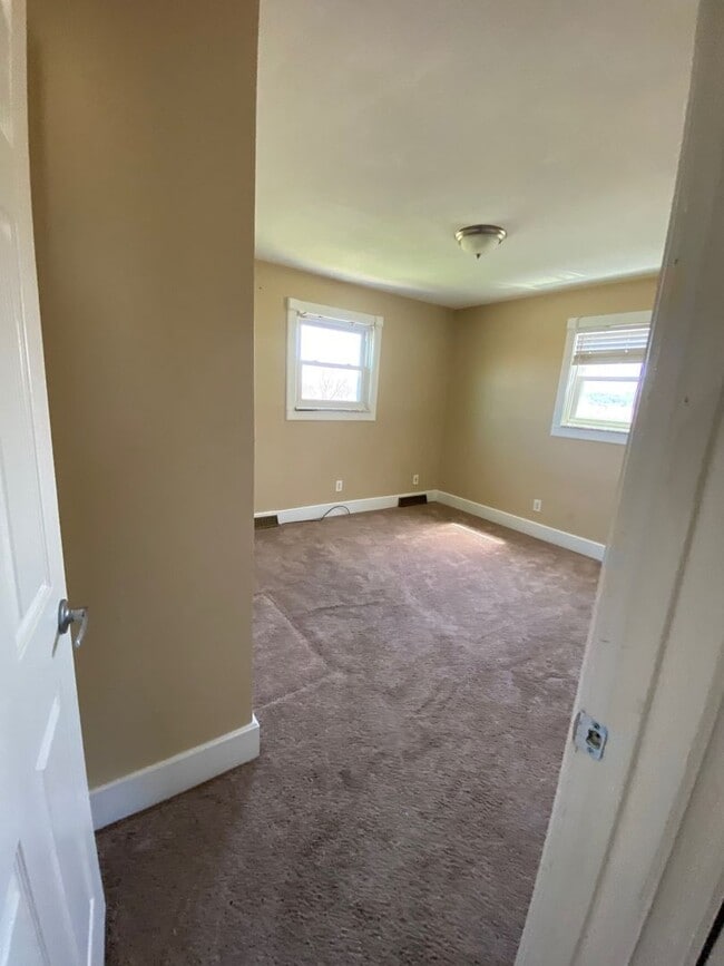 Building Photo - 4 bedroom home in Chuckey TN