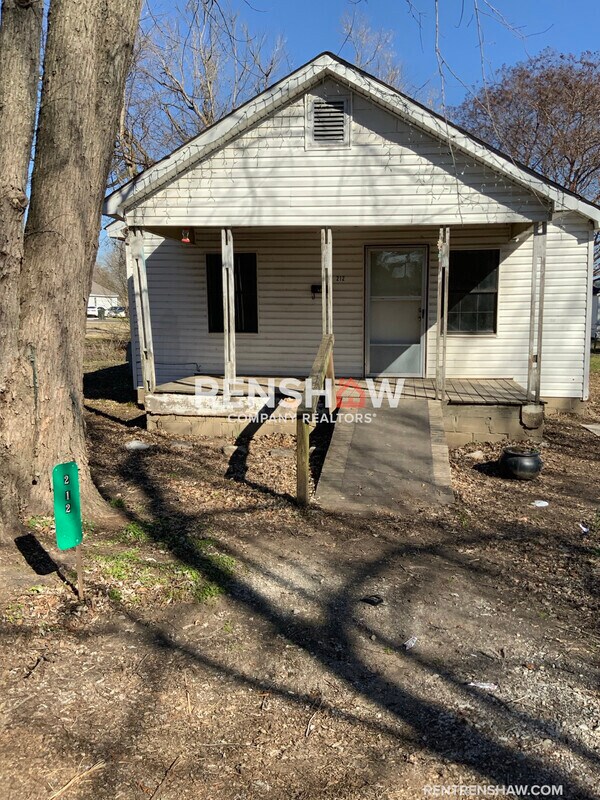 Building Photo - 212 Parks Dr