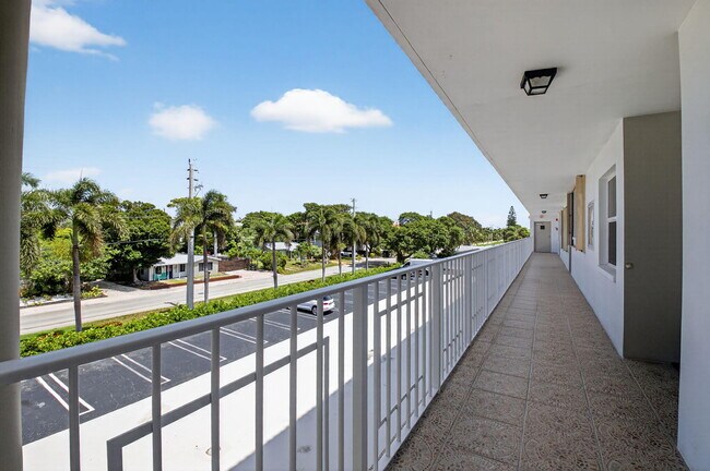 Building Photo - 2717 Florida Blvd