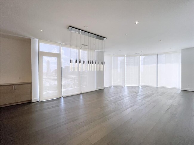 Building Photo - 1409 Post Oak Blvd