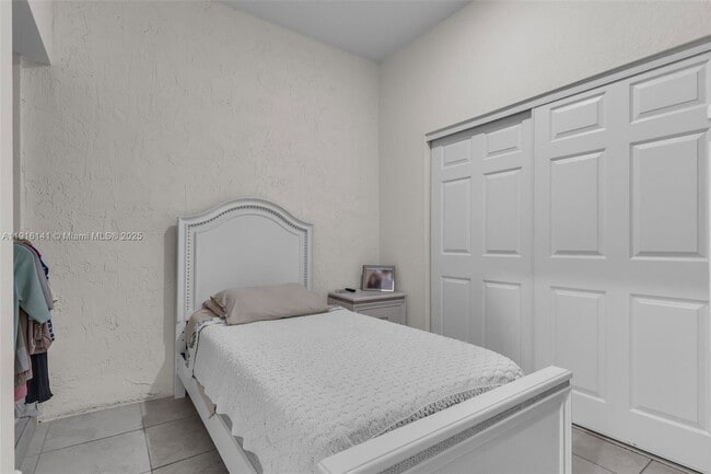 Building Photo - 11413 SW 252nd Ter