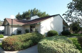 Building Photo - 250 Parkside Gln