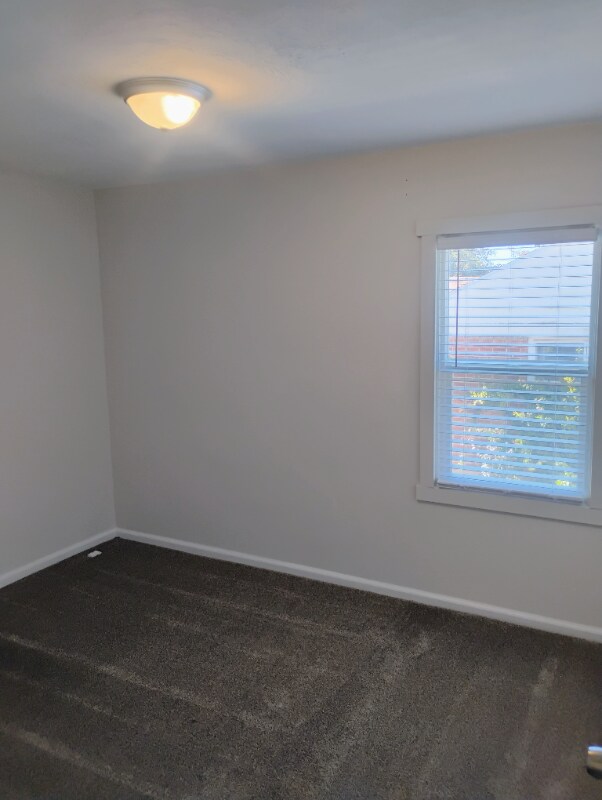 Building Photo - 380 E 100 N