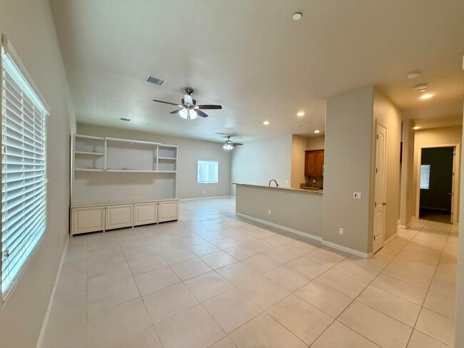 Building Photo - 31865 San Eljay Ave