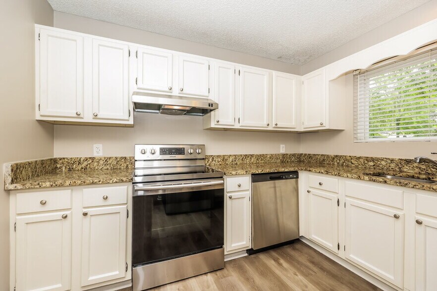 Building Photo - 252 Cedarmont Cir