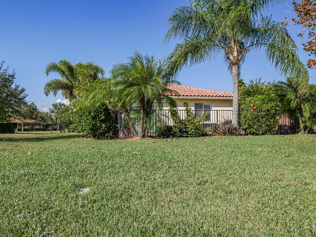 Building Photo - 5520 45th Ave