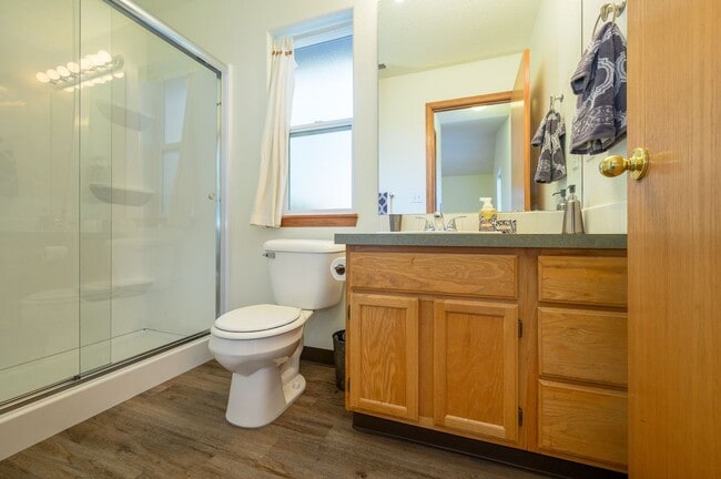 Building Photo - Newly Renovated 3 Bedroom, 2 Bath House in Sheridan