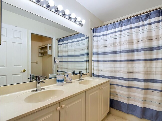 Building Photo - Beautiful Home for Rent in Royal Palm Beach!