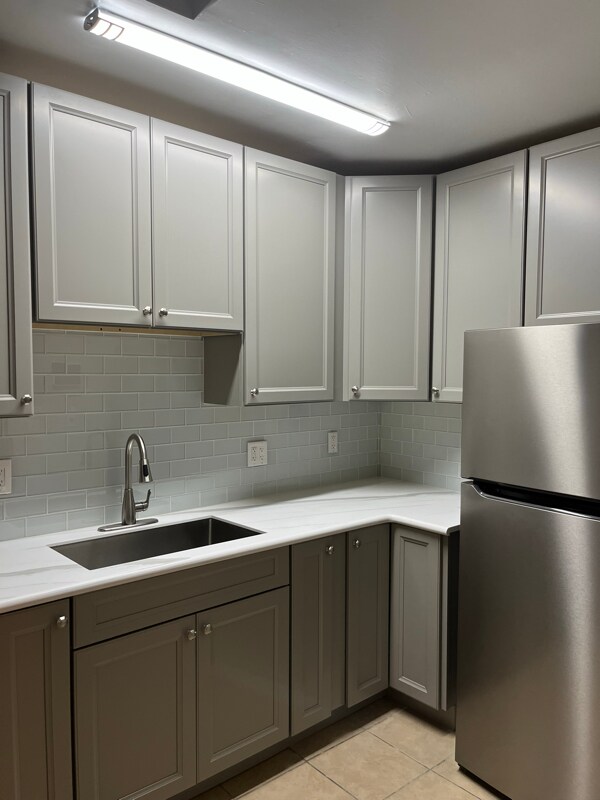 Building Photo - 3560 E Cody St