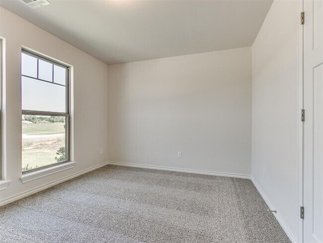 Building Photo - 561 Grand Sycamore Dr