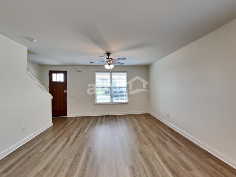 Building Photo - 5532 Central Grove Square
