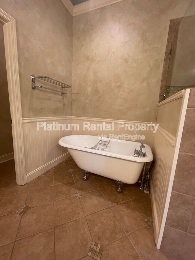 Building Photo - 1460 Wembley Ct NE