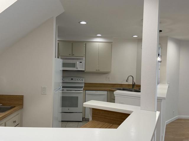 Building Photo - 8470 Via Sonoma