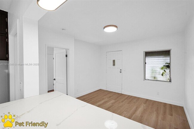 Building Photo - 12287 NE 7th Ave