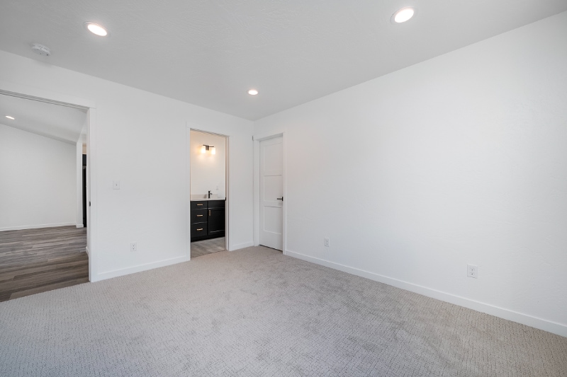 Building Photo - 116 W View Dr