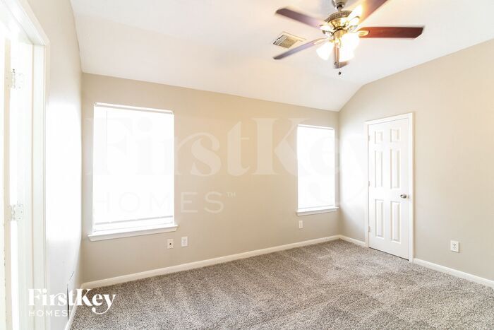Building Photo - 6402 Mountain Pines Ln