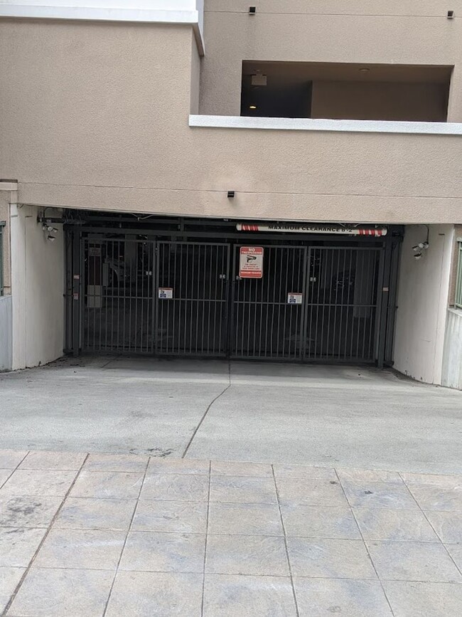 Building Photo - SAN JOSE - well appointed condo with premi...