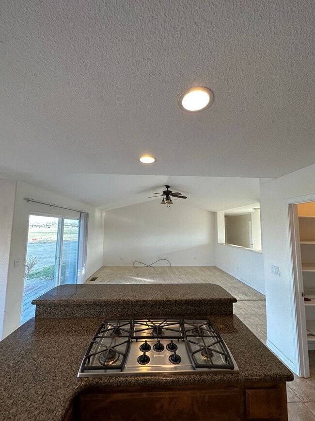 Building Photo - Fully Furnished home with horse Property for Rent