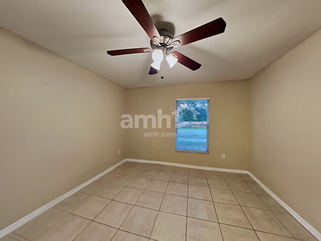 Building Photo - 1702 SW Penrose Ave