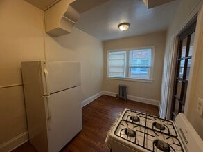 Building Photo - 1376 W 112th St