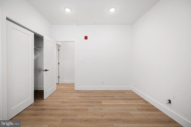 Building Photo - 3216 W Diamond St