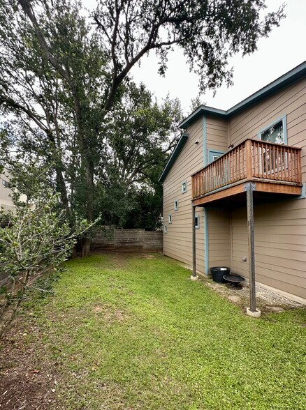 Building Photo - 5300 Samuel Huston Ave