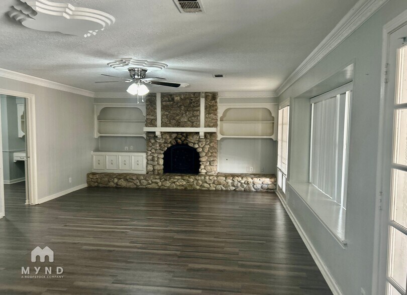 Building Photo - 450 Old Hickory Dr