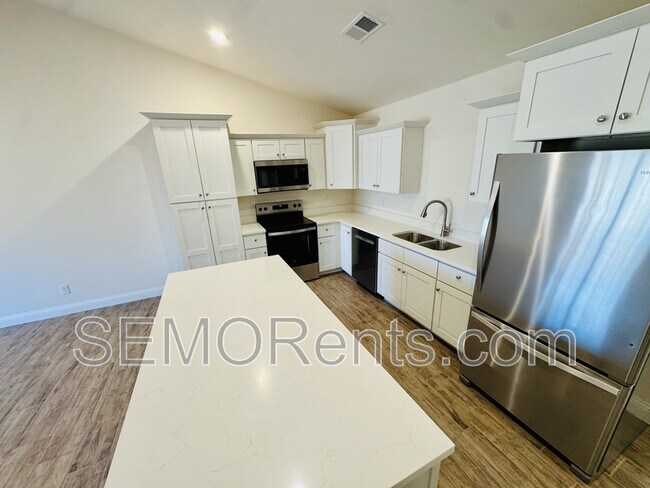 Building Photo - 3900 McKendree Xing