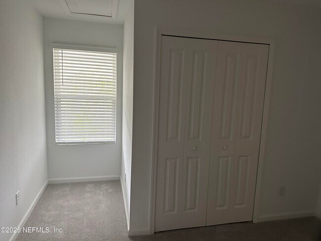 Building Photo - 535 Holly Lks Dr