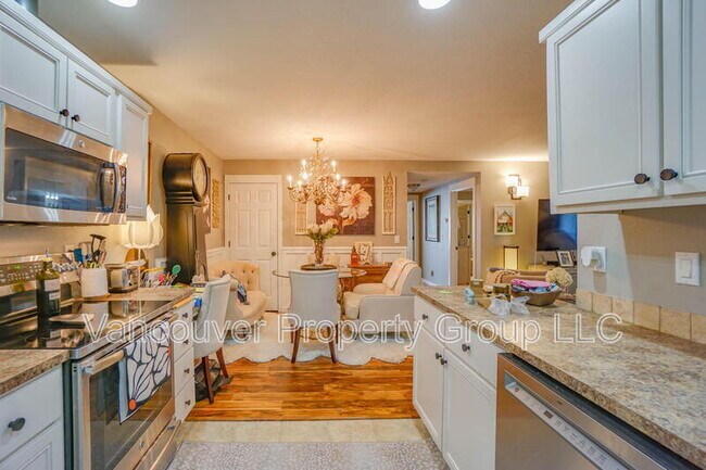 Building Photo - 14019 NE 20th Ave