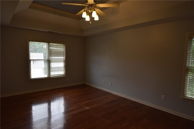 Building Photo - 629 Overhill Dr