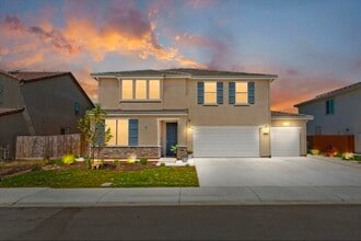 Building Photo - 2851 Ski Bch St