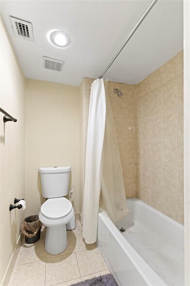 Building Photo - 16211 Saddle Club Rd