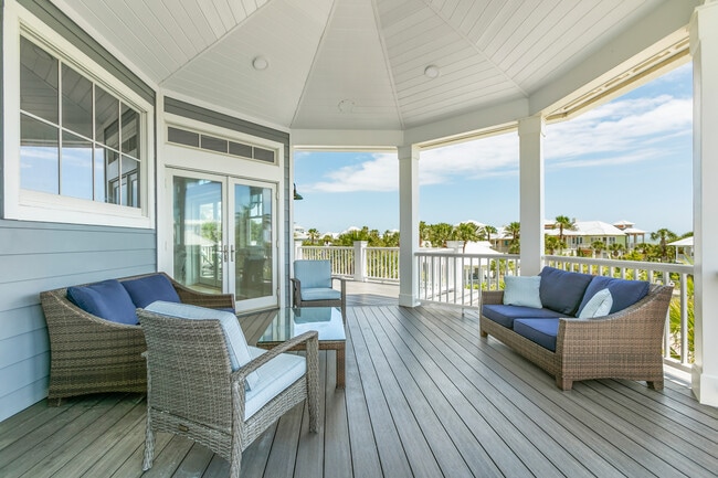 Building Photo - 681 Ocean Palm Way