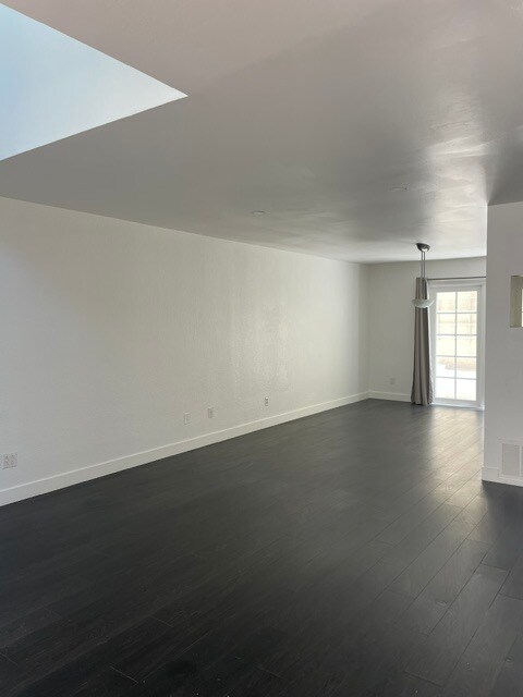 Building Photo - 7585 Eads Ave