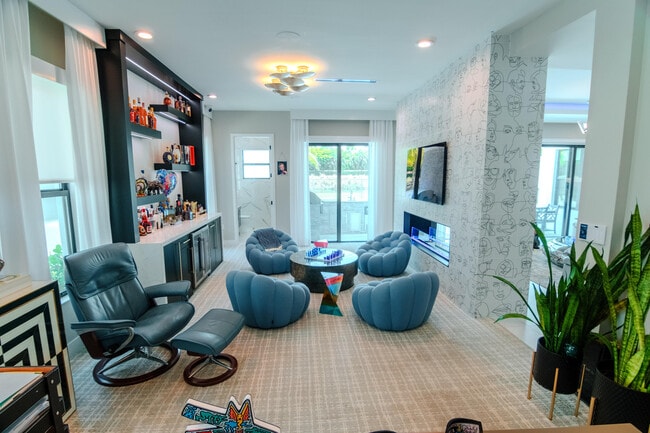Building Photo - 8305 Fishhawk Falls Ct