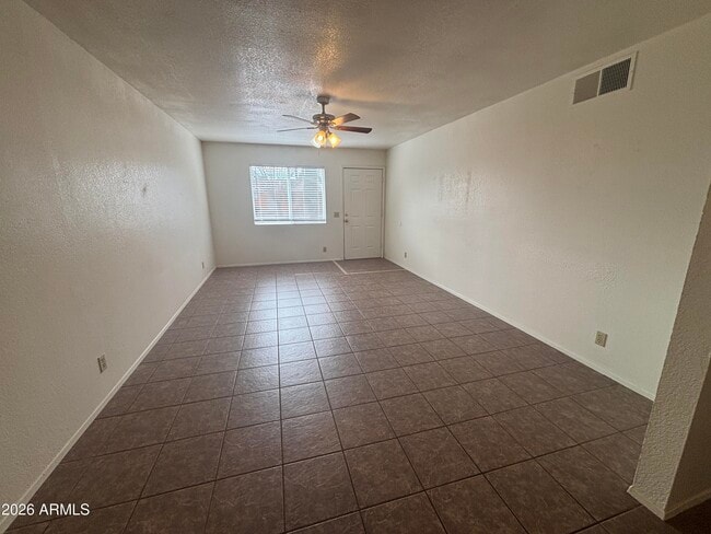 Building Photo - 76 E Paula Cir