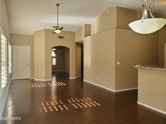 Building Photo - 12059 N 110th St