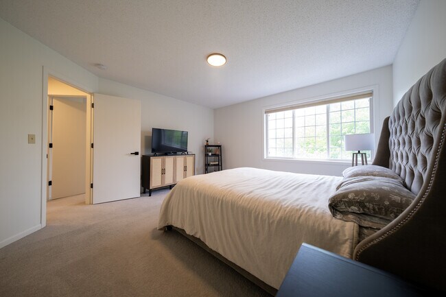 Building Photo - 4275 Merrimac Lane North
