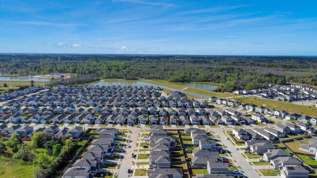 Building Photo - 25927 Chicory Dr