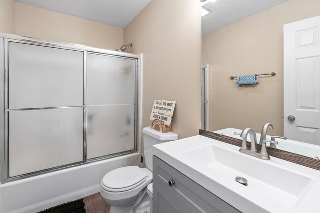 Building Photo - 306 Golden Valley Dr