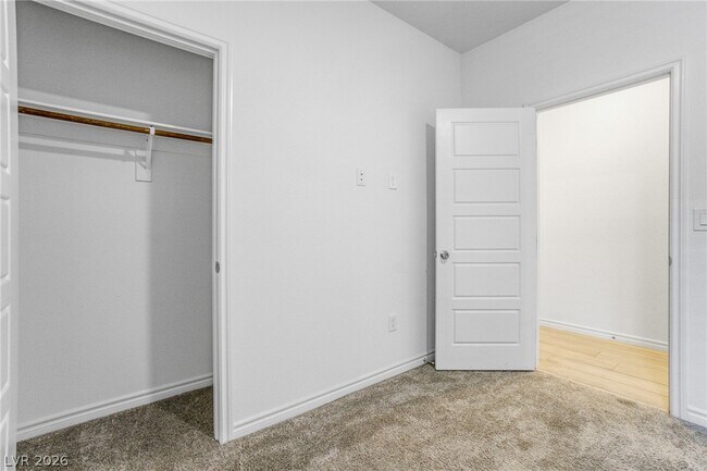 Building Photo - 9770 Redwood Cascade St