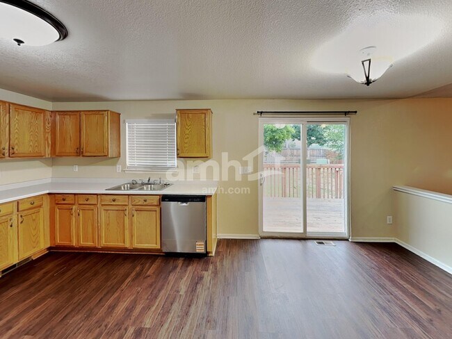 Building Photo - 2664 Comanche Creek Dr